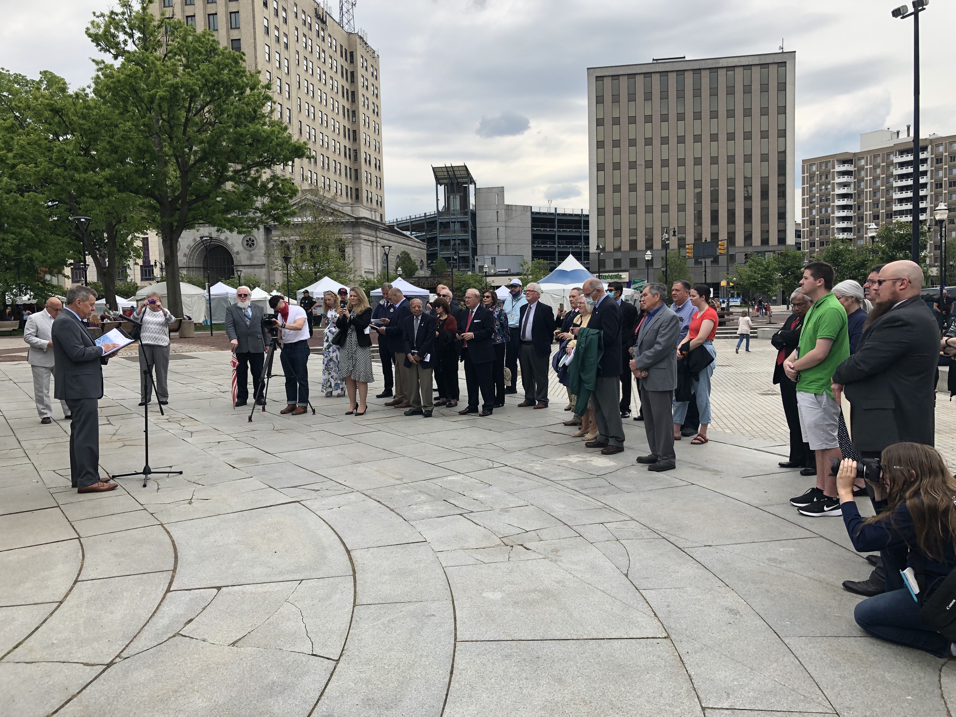 150th Plaque Reveal Crowd Fronts