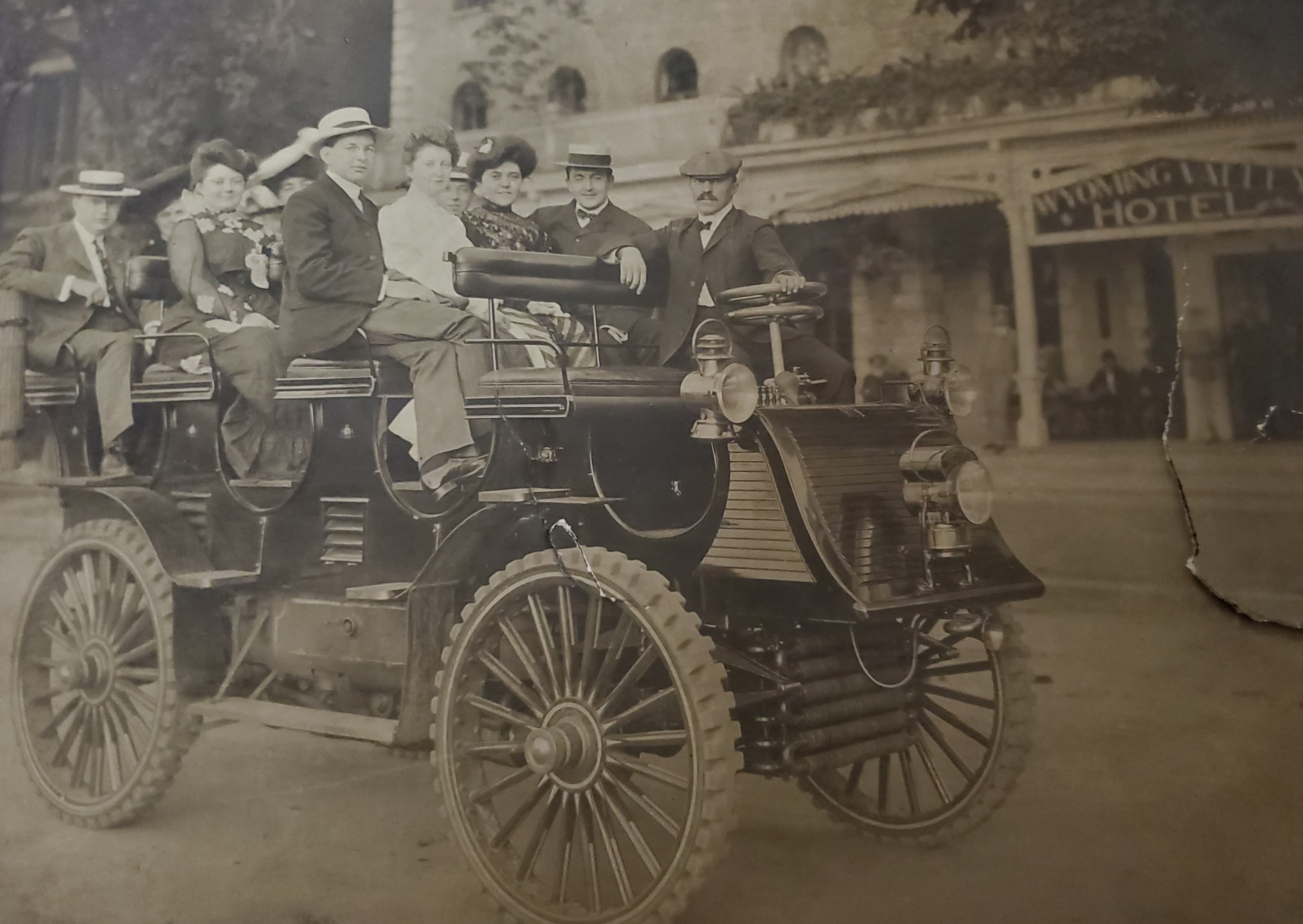 Wyoming Valley Hotel with Car